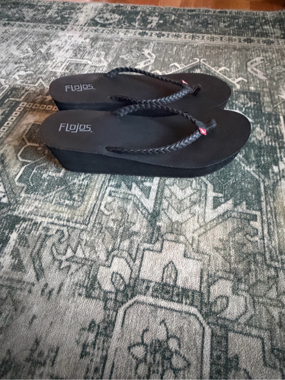 Flojos Hayley thong sandals woven strap 2.5 inch wedge heel size 10